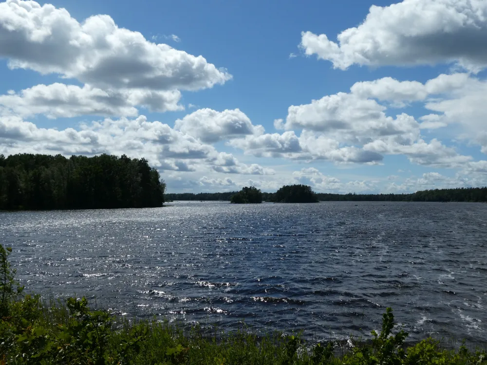 Åsnen runt (A bike tour around lake Åsnen)