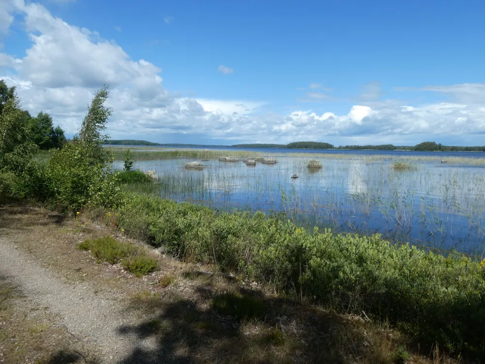 Åsnen runt (A bike tour around lake Åsnen)
